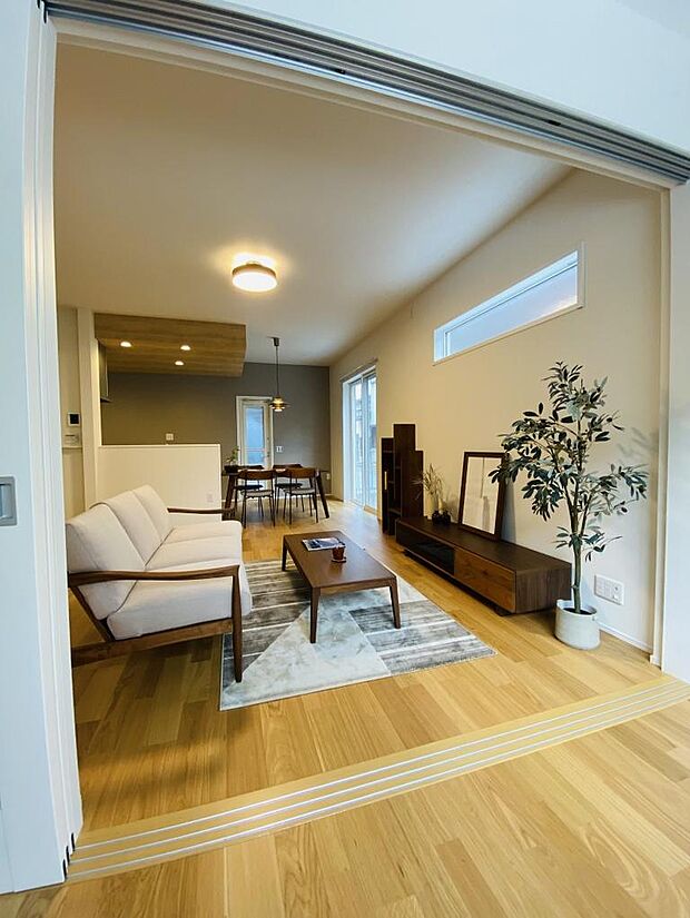 収納率高めですっきり暮らす。家具配置も楽しみな空間設計。※掲載写真は同一モデルの施工事例です。本物件とは仕様・設備・色等が異なる場合があります