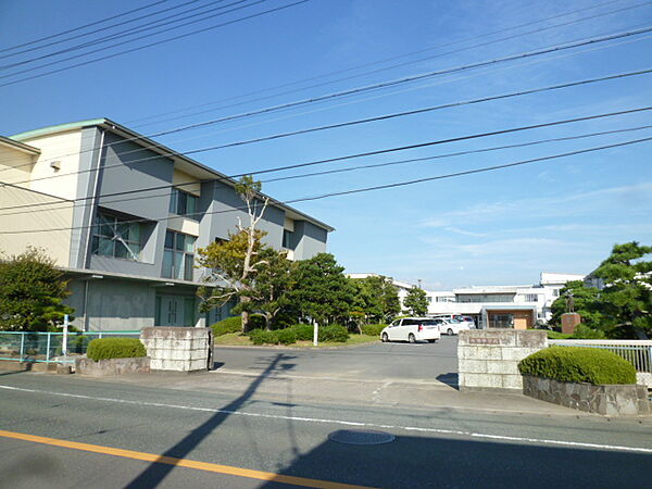 袋井市立浅羽中学校（582m）