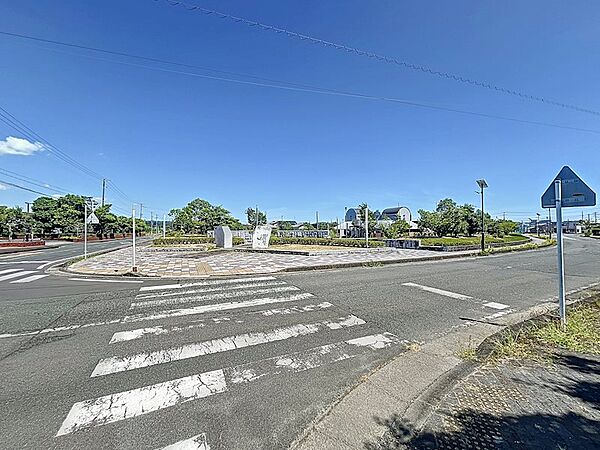 周辺には浅羽支所や銀行、公園等が点在しております！