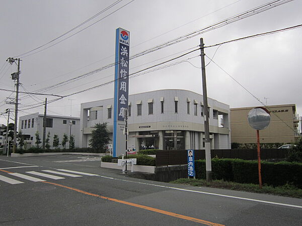 浜松磐田信用金庫 新所原支店（493m）