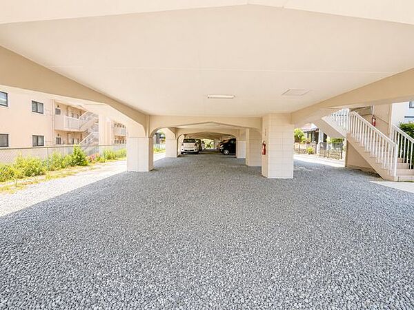◇敷地内駐車場※AI加工画像につき、一部現況と異なります。