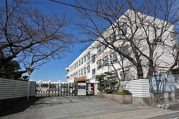 名古屋市立黒石小学校 徒歩3分。 240m