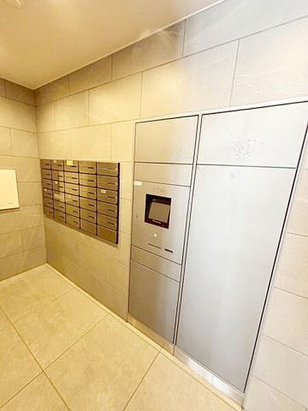◆不在時も荷物の受け取りができる宅配ボックス完備