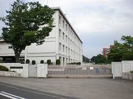 春日井市立岩成台中学校 徒歩4分。 320m