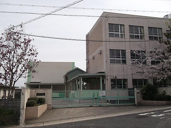 名古屋市立弥富小学校 徒歩4分。 320m
