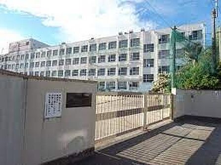 名古屋市立港楽小学校 徒歩4分。 320m