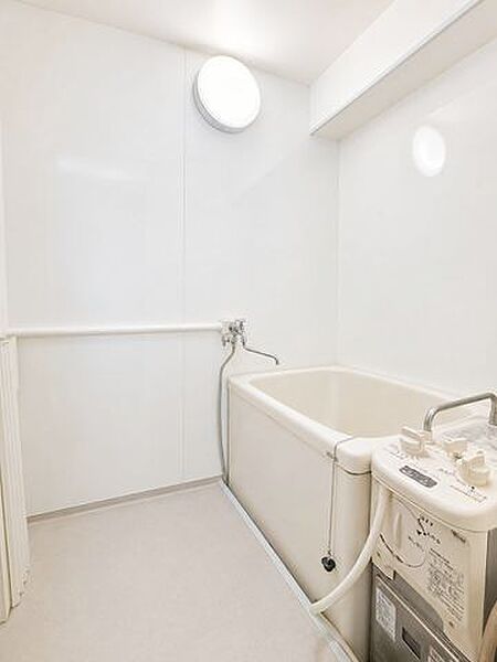 ◇浴室交換済み◇白を基調とした明るい空間※AI加工画像につき、一部現況と異なります。