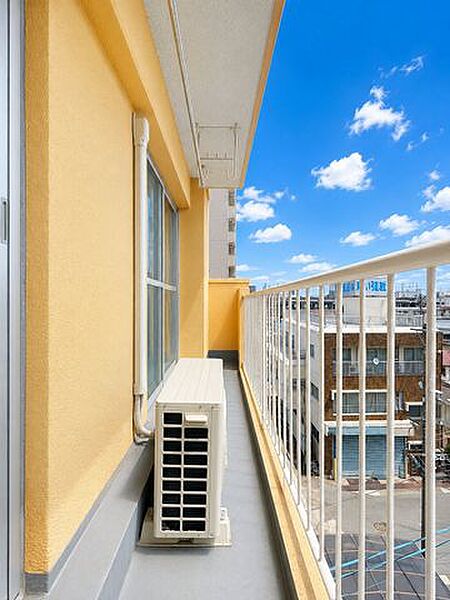 ◇各部屋から出入りできる2WAYバルコニー◇動線ラクラク♪※AI加工画像につき、一部現況と異なります。