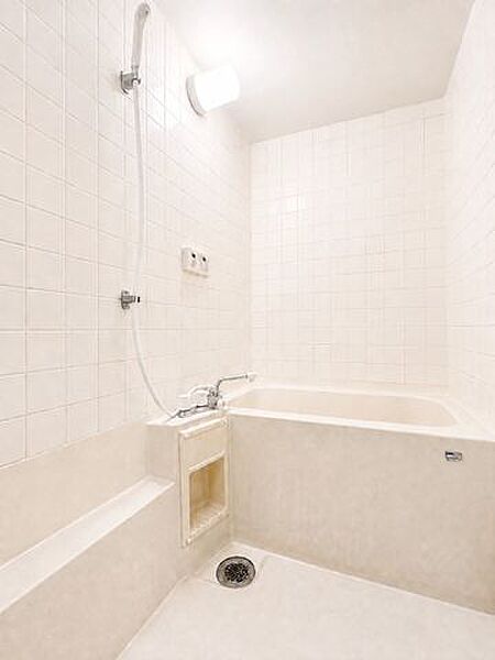 ◇オートバスで家事の時短に！◇追い焚き機能でいつでも温かいお風呂に入れます※AI加工画像につき、一部現況と異なります。
