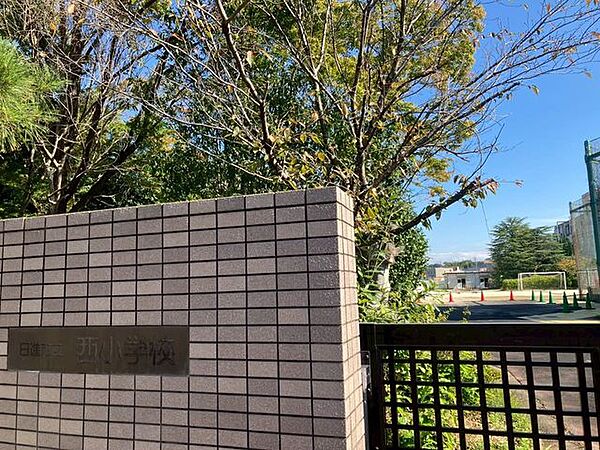 日進市立西小学校 徒歩18分。 1440m