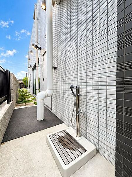 ◇ペット足洗い場※AI加工画像。現況と異なり、傷・破れ・シミ等があります。
