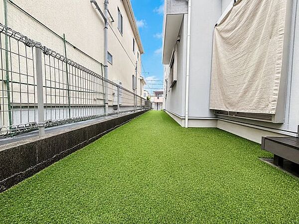 ◇人口芝があり、お子様やペットの遊び場に最適♪◇南向き庭※AI加工画像につき、一部現況と異なります。