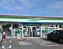 周辺：ファミリーマート緑花台店 徒歩7分。 560m