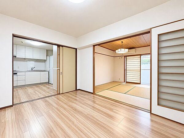 ◇約6.0帖の洋室※AI加工画像。現況と異なり、傷・破れ・シミ等があります。