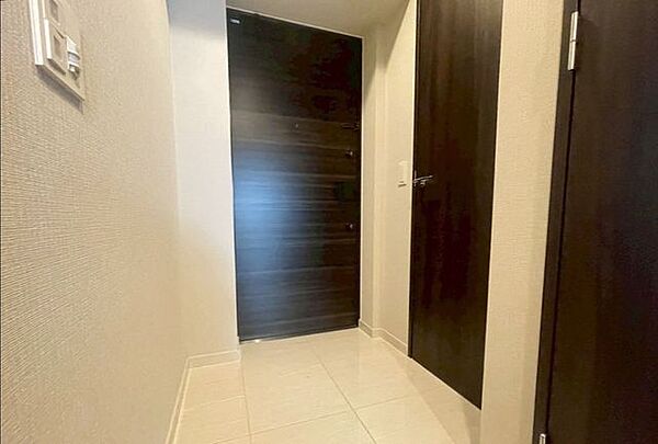 ◆モニタ付インターホンで顔が見えて安心☆◆電子ロック・ダブルロックでセキュリティUP◆大容量のシューズインクロークで玄関スッキリ◆嬉しいゴミ玄関前回収♪