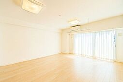 フレスト岡崎井田新町 3LDKのリビング/ダイニング