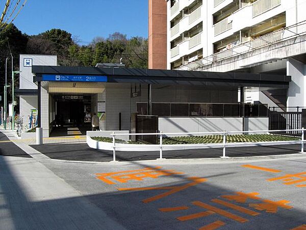 鳴子北(名古屋市交通局 桜通線) 徒歩24分。 1900m