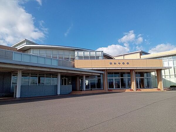 越前町立朝日中学校まで1800ｍ（徒歩約23分）です。 1443m