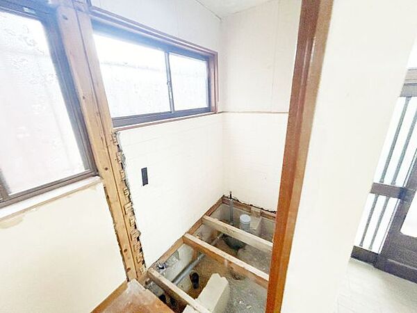 【リフォーム中】キッチンは永大産業製の新品に交換します。給湯は個別プロパンになります。