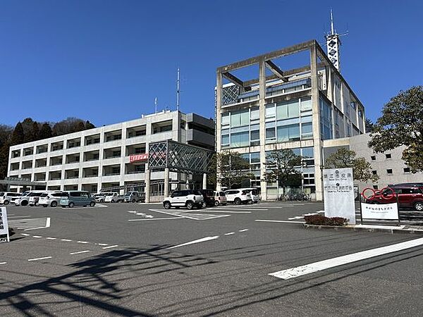鯖江市役所 敦賀市役所まで840ｍ（徒歩11分）です。