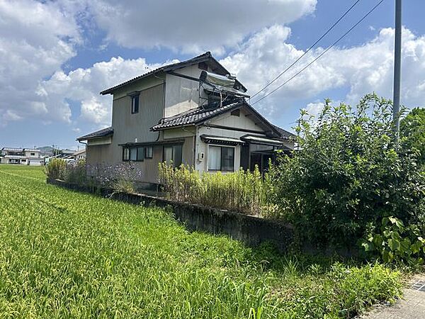 【リフォーム中】車庫を解体し並列3台分の駐車スペースにリフォームを行います。