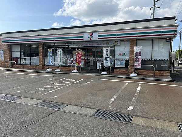 セブンイレブン鯖江小黒町店まで1130ｍ（徒歩約15分）です。