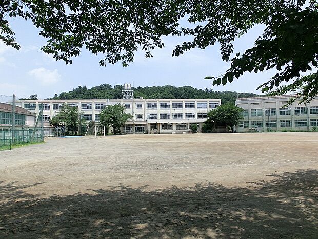 八王子市立川口中学校迄1310ｍ