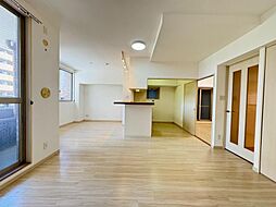 グエルスクエア八王子 2LDKのリビング/ダイニング