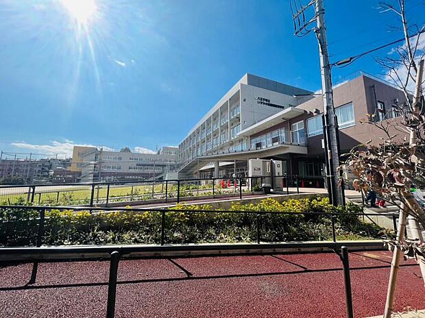 八王子市立いずみの森義務教育学校迄200m