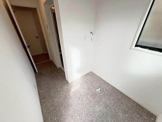 【2025年10月撮影】2階脱衣所＆洗濯機置場