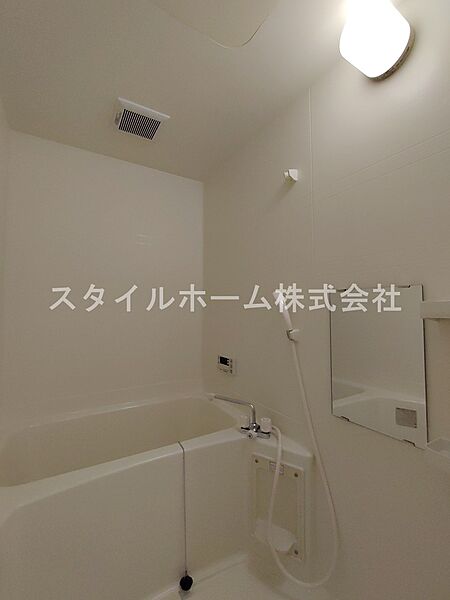 浴室：写真は同建物内別部屋の写真です。
