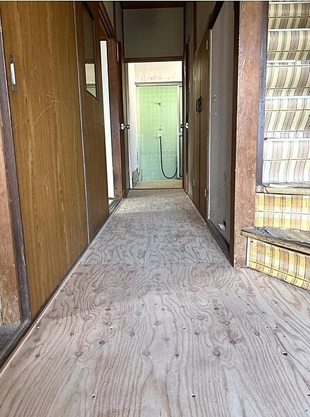 玄関を拡大表示