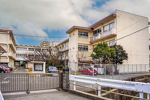 時津町立時津小学校（徒歩4分　約280m）
