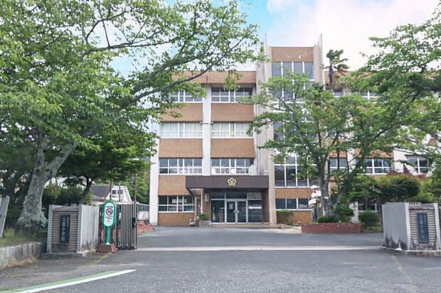 三雲小学校 2370m