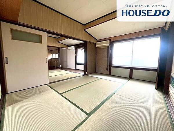 和室ならではの照明、インテリアのコーディネイトを考えてみるのも楽しいですね。