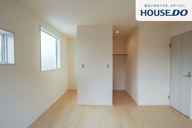 ウォークインクローゼット付きで収納充実