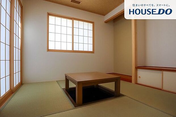 掘りごたつ付きで、くつろぎ時間を楽しめる和室4.5帖