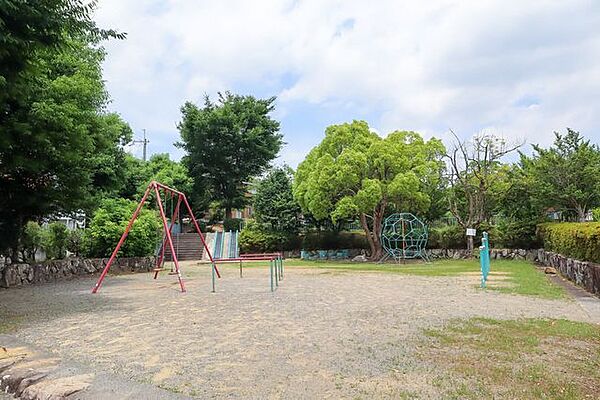 北山台2丁目公園 110m