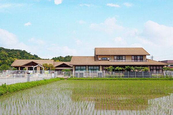 湖南市立岩根こども園 820m