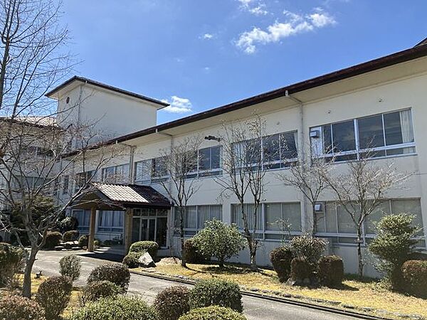 油日小学校 850m