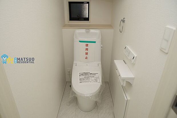 温水洗浄機能付きトイレは各階にございます。