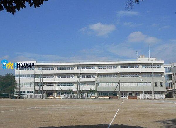 新潟市立小針中学校 徒歩22分。 1700m