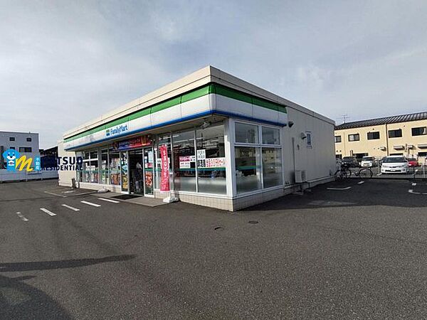 ファミリーマート女池上山四丁目店 徒歩7分。 530m