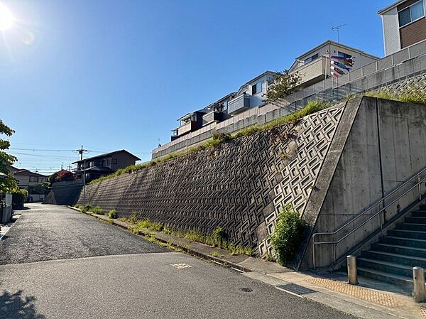 現地（2026年5月）撮影南面は道路のため遮る建物がなく陽当たり良好！