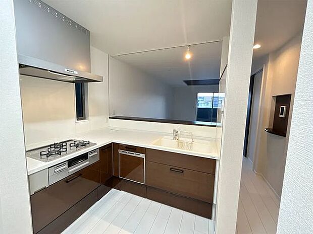 作業スペースの広がるL字キッチン♪