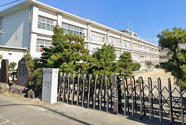 春日小学校 300m