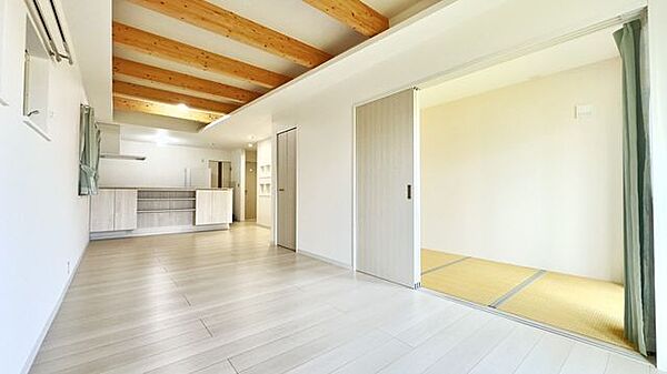 LDKの天井高は2.7m。開放感あふれる空間を演出します。