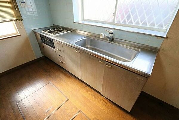 ※こちらの写真は家具等を消す加工を行っております。