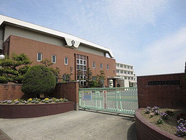栗島小学校 650m