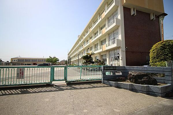 師勝西小学校 850m